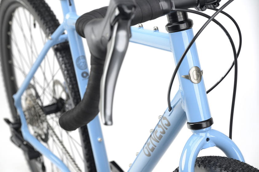 Drop bar cockpit with Shimano ESSA brake lever on the Genesis CDA 10