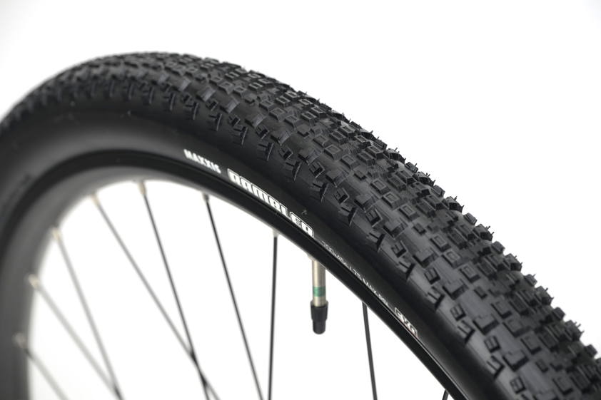 Maxxis Rambler 700x45mm gravel tyre tread on the Genesis CDA 10