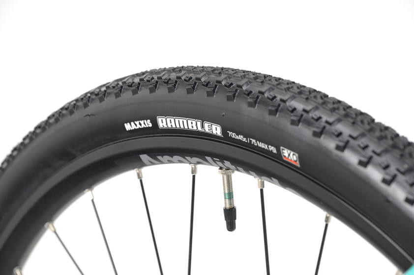 Maxxis Rambler 700x45mm gravel tyre on the Genesis CDA 20