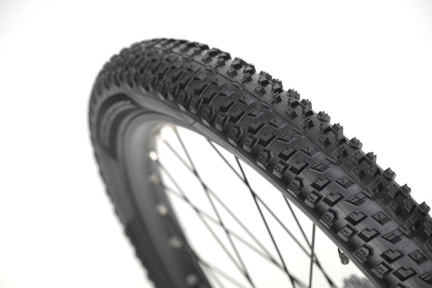 Maxxis Pace 24 x 2.1 inch tyre tread on the Genesis CDA Junior