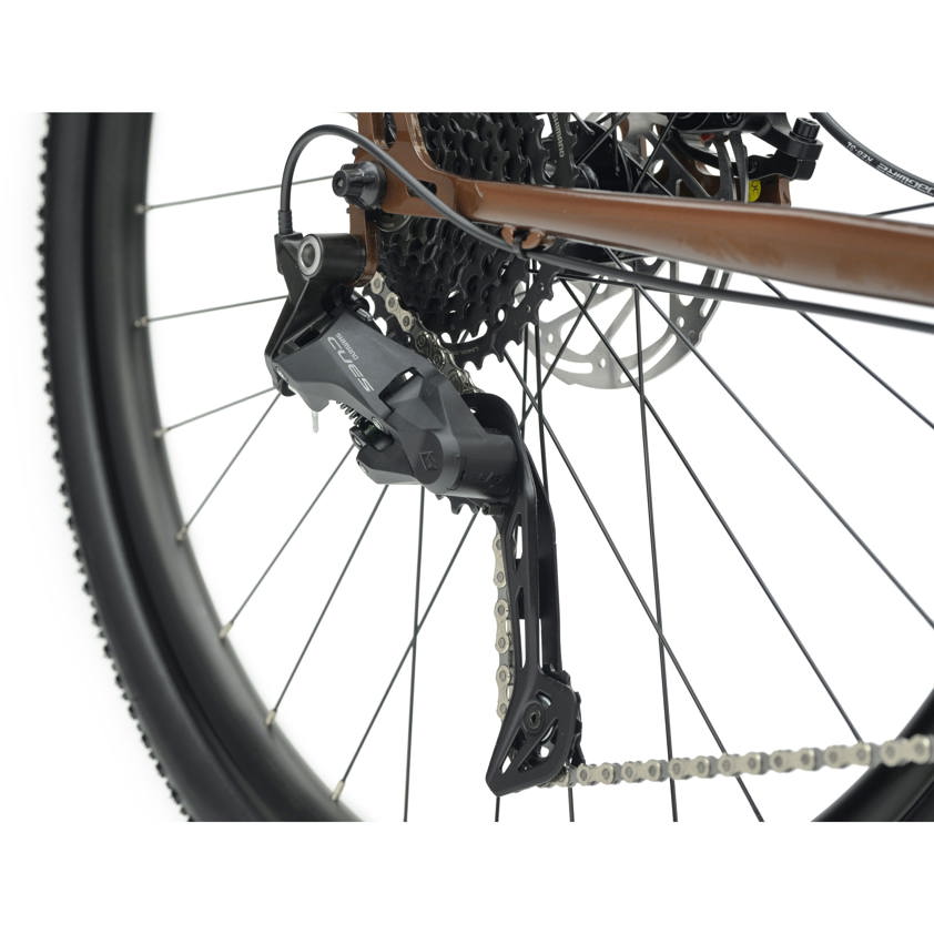 Genesis Croix de Fer 10 Whitehouse Family (2025)