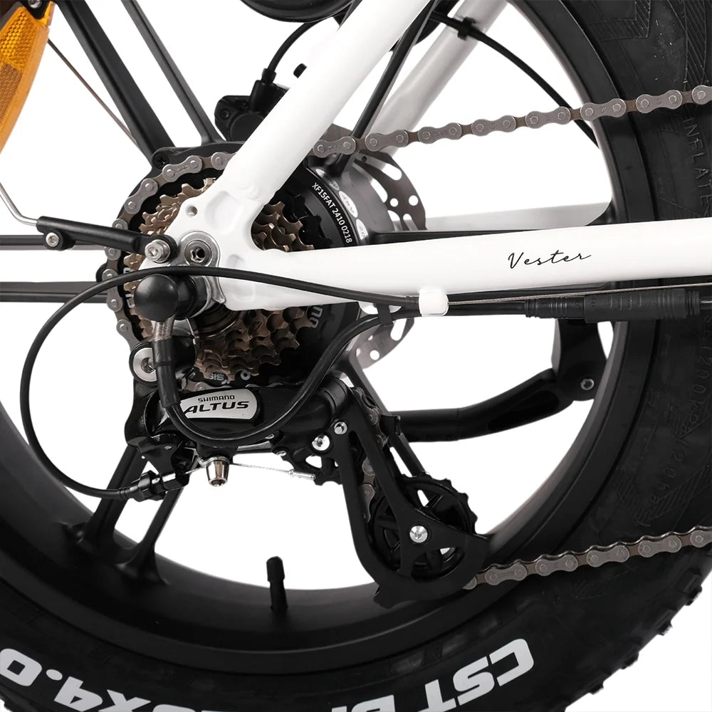 Shimano drivetrain on the Hygge Vester 2026 in Heron White