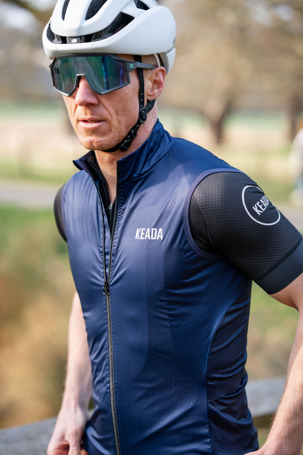 Keada Men's Essential Cycling Gilet - Navy, alternative view 2, available at Aztecs Bikes in East London
